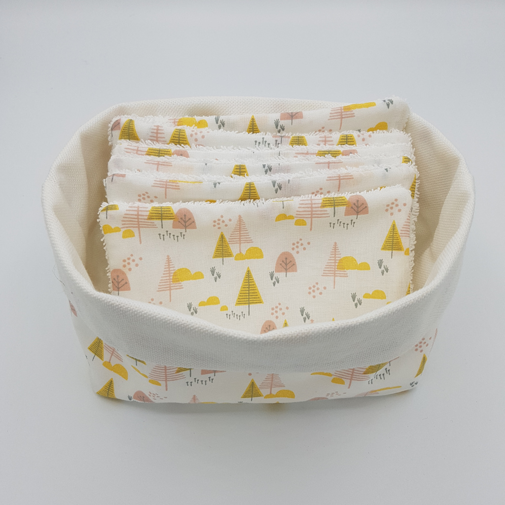 panier et ses lingettes de toilette 10x15