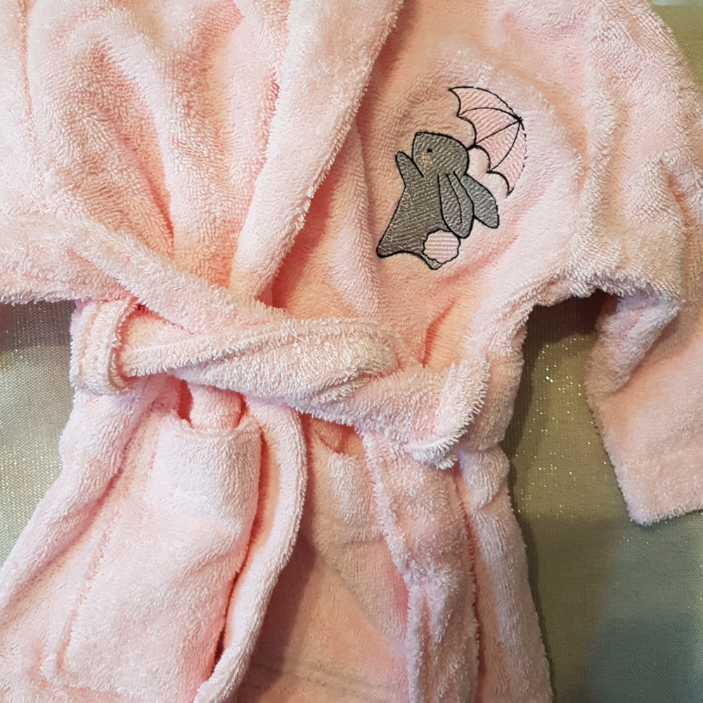 Peignoir enfant broerie face avant lapin parapluie