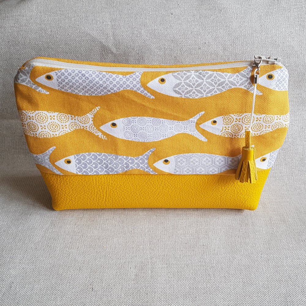 Pochette en cuir et tissu