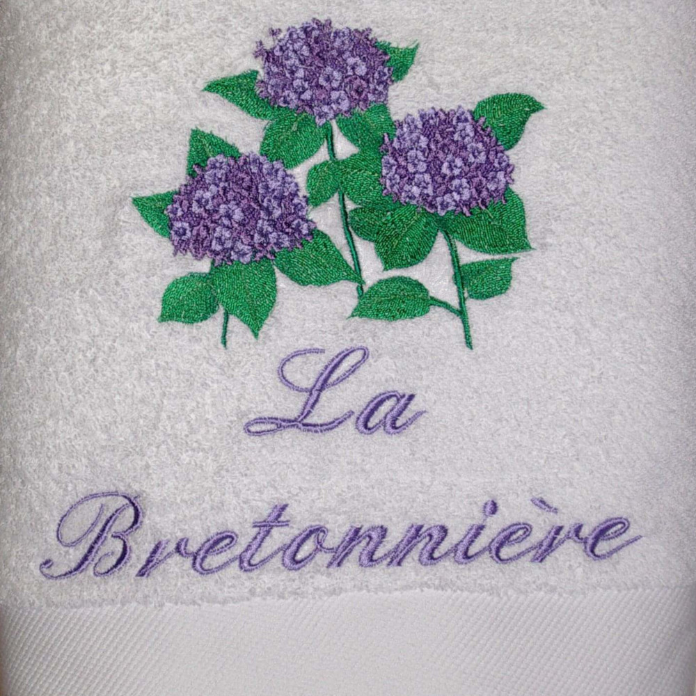 Serviette de toilette brodée