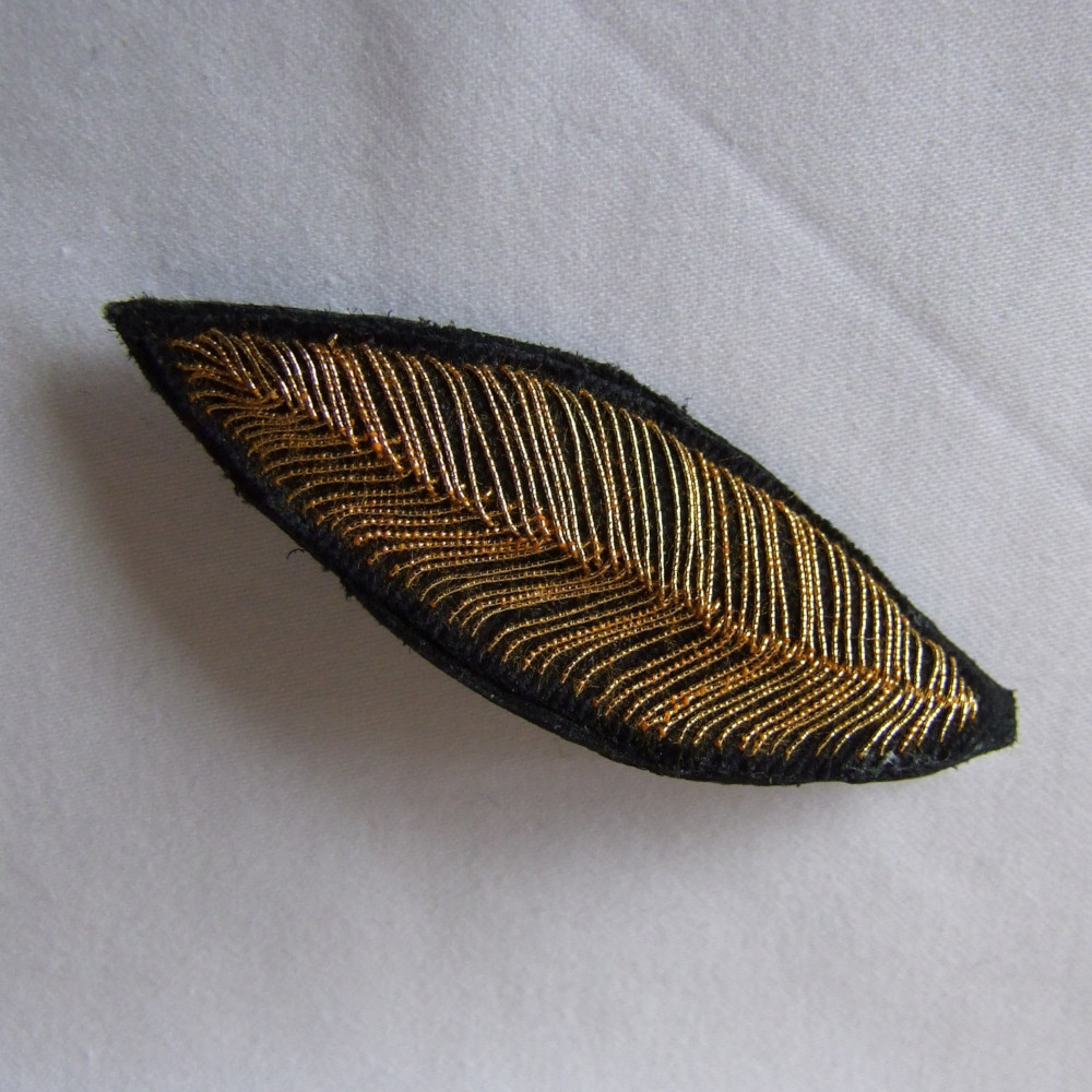 Broche feuille en fil Or
