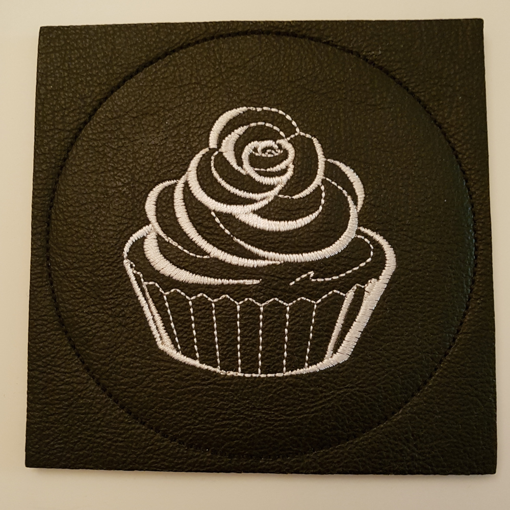 Sous-tasse cupcake cuir noir