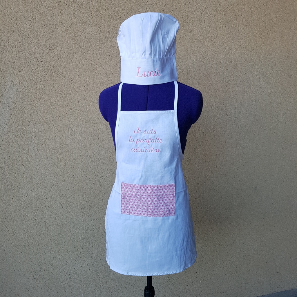 Ensemble tablier et toque enfant 35€